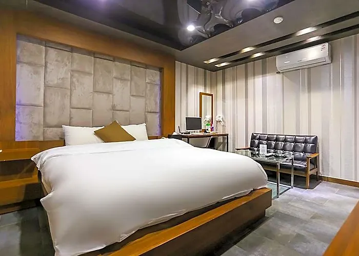 Hotel Tj